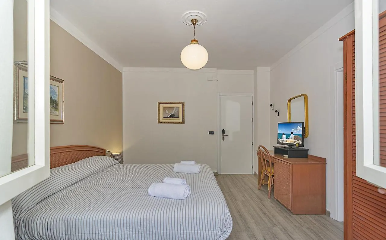 Hotel Ambra Forte dei Marmi 2*,  Italië