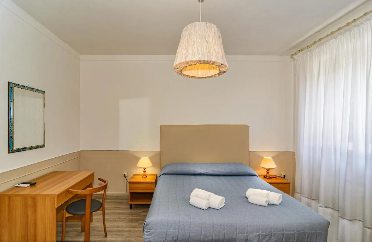 Hotel Ambra Forte dei Marmi 2*,  Italy