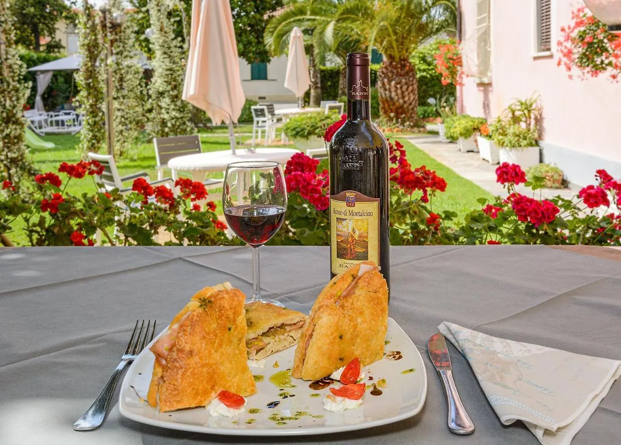 Hotel Ambra Forte dei Marmi 2*,  Italy