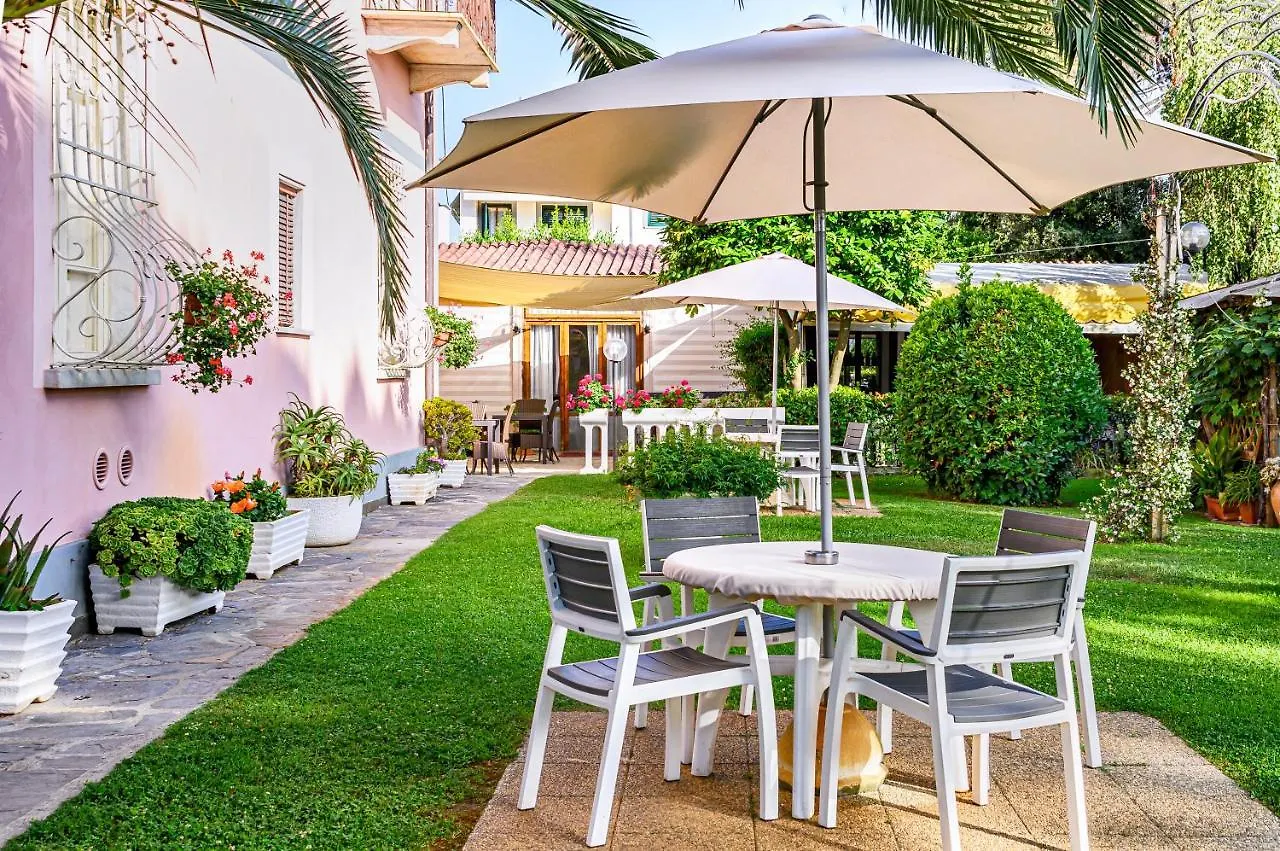 Hotel Ambra Forte dei Marmi 2*,