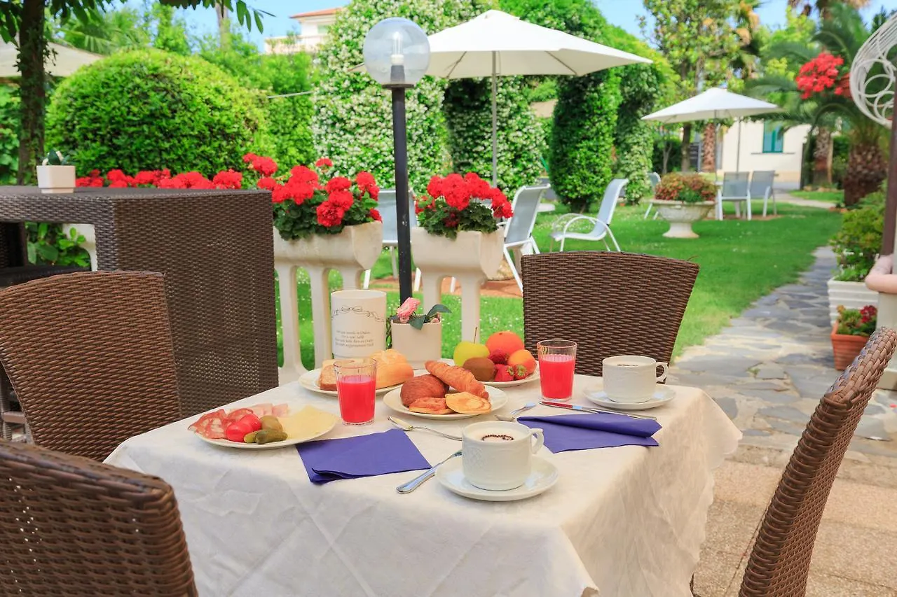 Hotel Ambra Forte dei Marmi 2*,